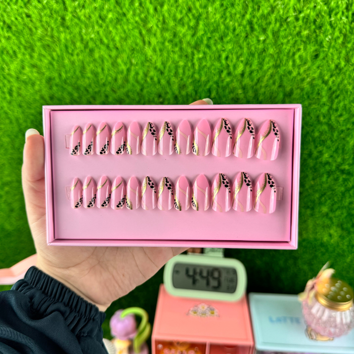 24 Pcs Pink Leopard Glam Nails