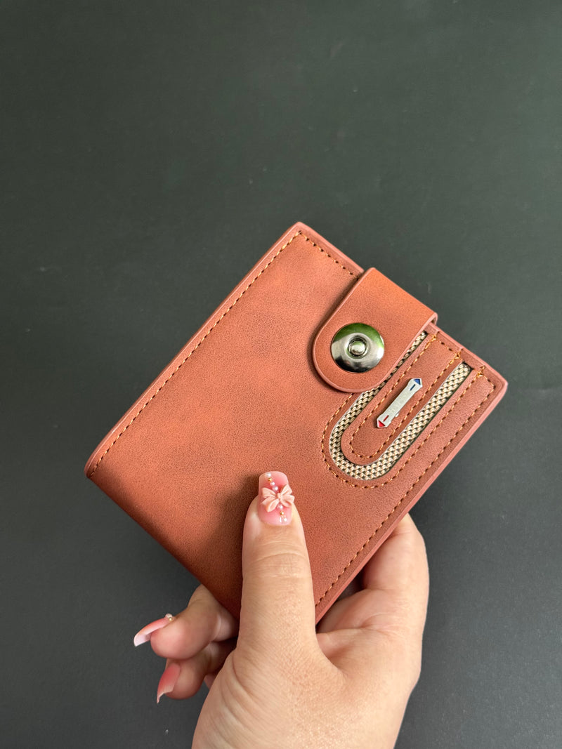 Vintage Leather Wallet – Stylish & Functional