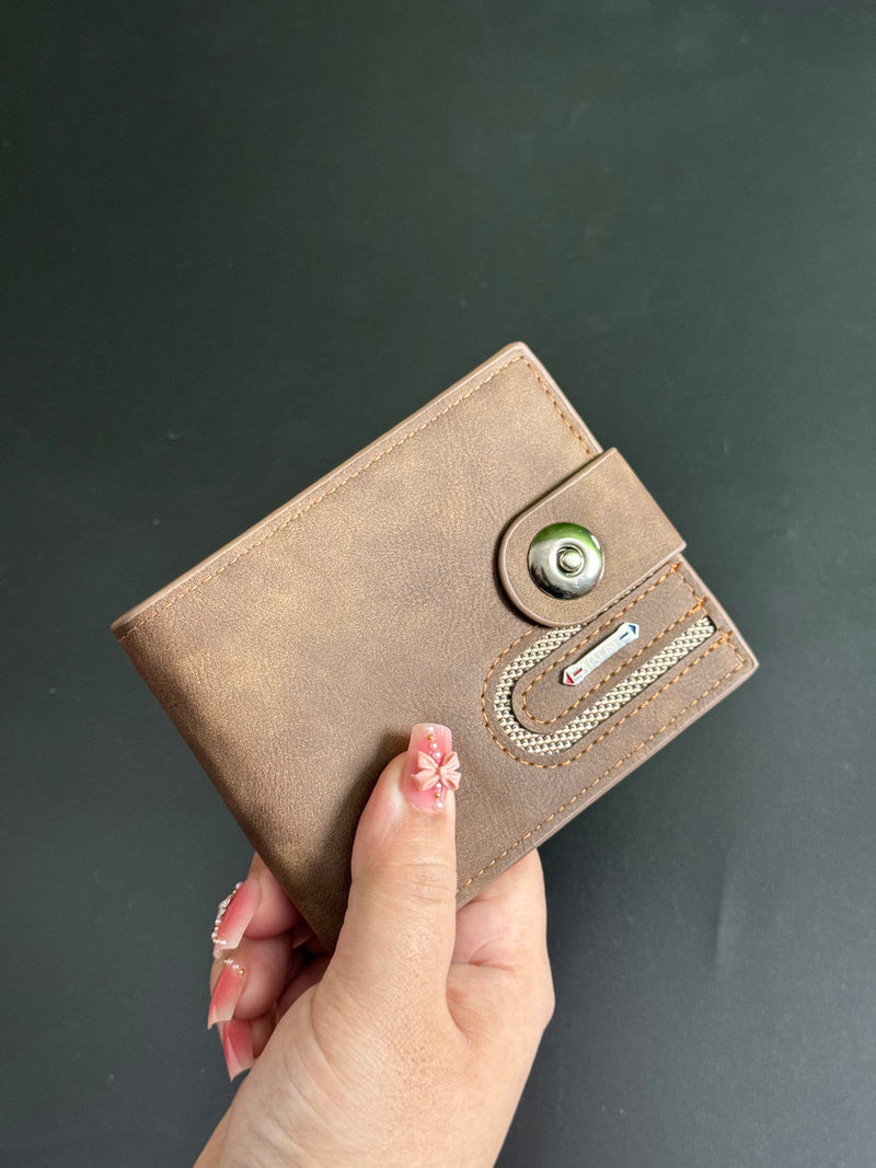 Vintage Leather Wallet – Stylish & Functional